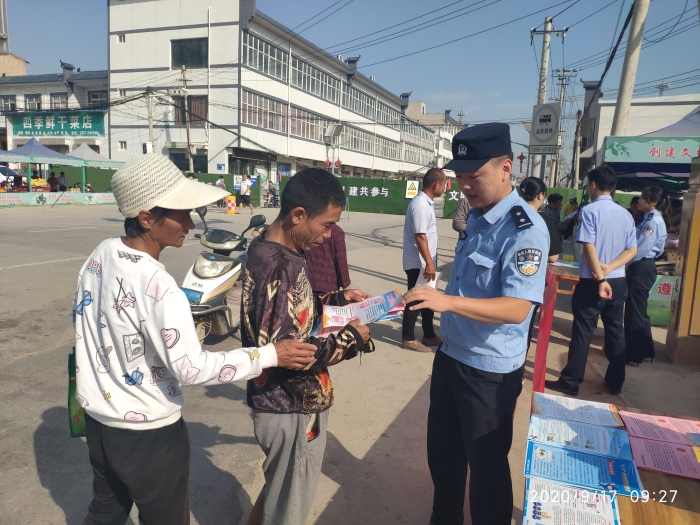 渭南市公安局经开分局积极开展网络安全宣传周法制日主题活动（组图）