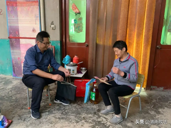 中秋慰问送温暖 扶贫帮困暖民心(图)