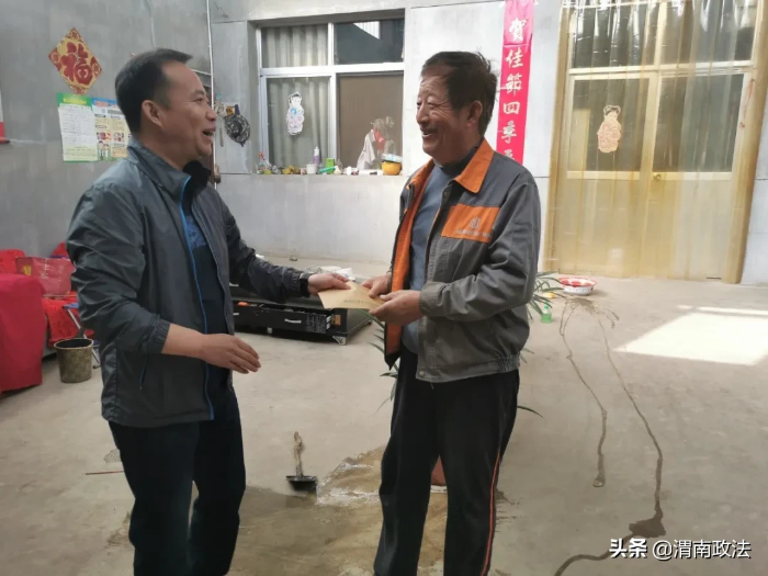 中秋慰问送温暖 扶贫帮困暖民心(图)