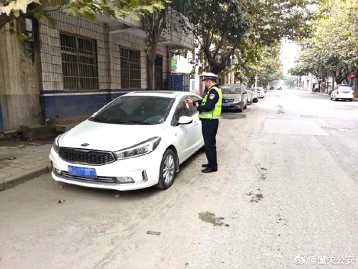 近日，潼关公安交警大队全面加强辖区道路交通管理，着力解决影响交通秩序突出矛盾。