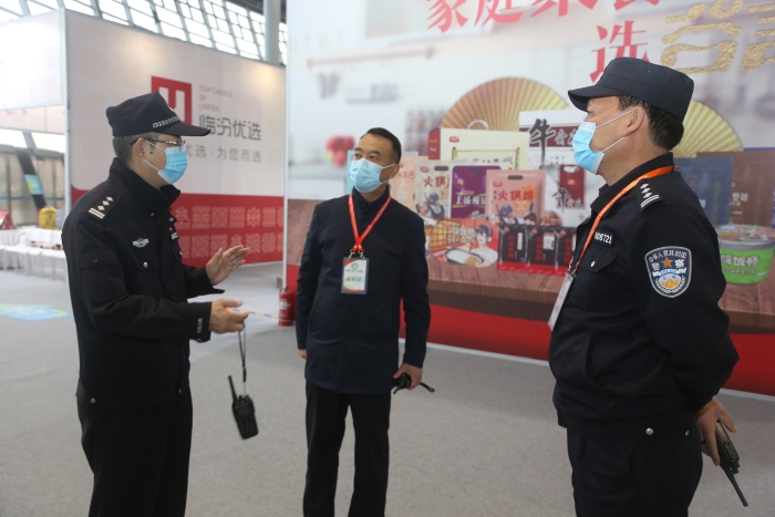 市公安局经开分局全警出动全力做好第七届黄河金三角投资合作交流大会安保工作