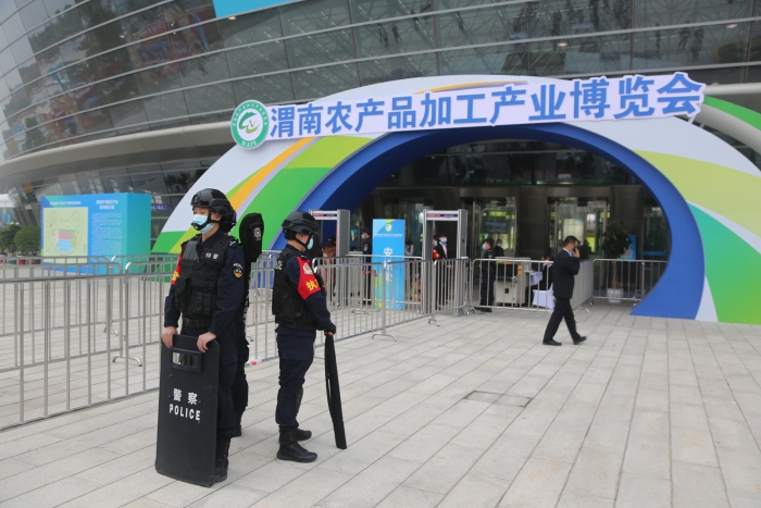 市公安局经开分局全警出动全力做好第七届黄河金三角投资合作交流大会安保工作