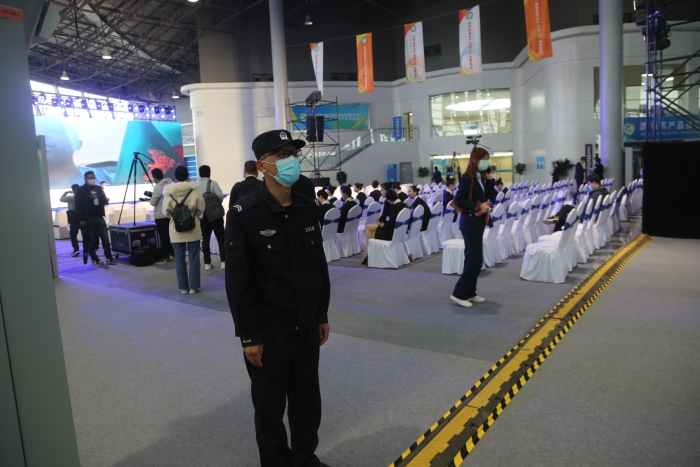 市公安局经开分局全警出动全力做好第七届黄河金三角投资合作交流大会安保工作