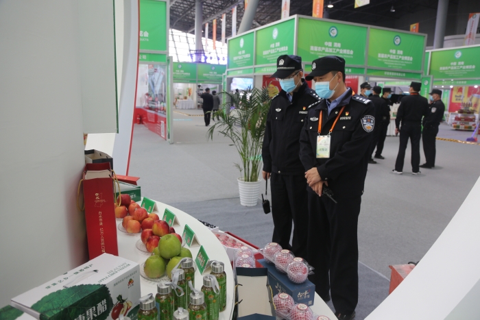 市公安局经开分局全警出动全力做好第七届黄河金三角投资合作交流大会安保工作