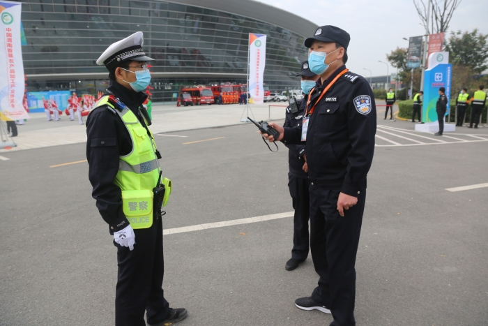 市公安局经开分局全警出动全力做好第七届黄河金三角投资合作交流大会安保工作