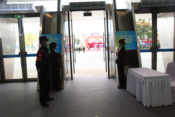 市公安局经开分局全警出动全力做好第七届黄河金三角投资合作交流大会安保工作