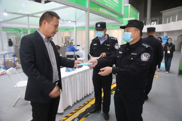 市公安局经开分局全警出动全力做好第七届黄河金三角投资合作交流大会安保工作