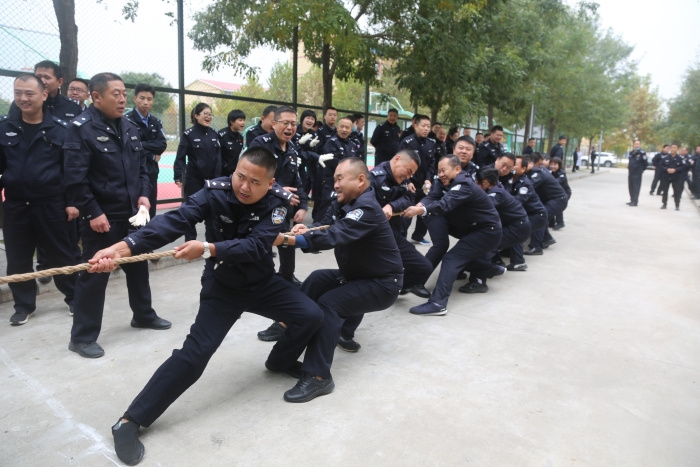 渭南市公安局经开分局成功举办全警实战大练兵暨2020年秋季运动会