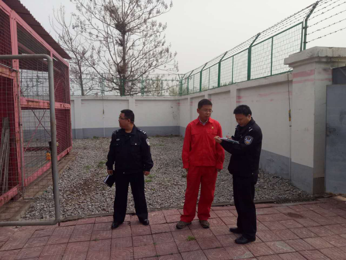 【平安建设宣传之三】渭南市公安局经开分局安全防范强意识 警企联动保平安