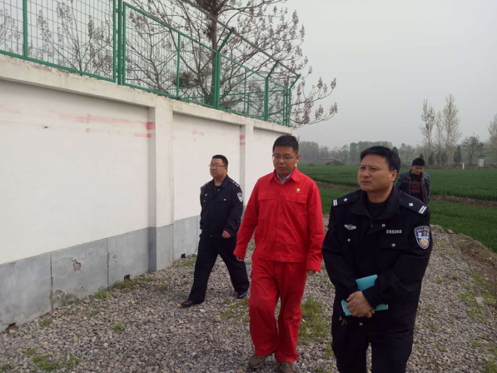 【平安建设宣传之三】渭南市公安局经开分局安全防范强意识 警企联动保平安