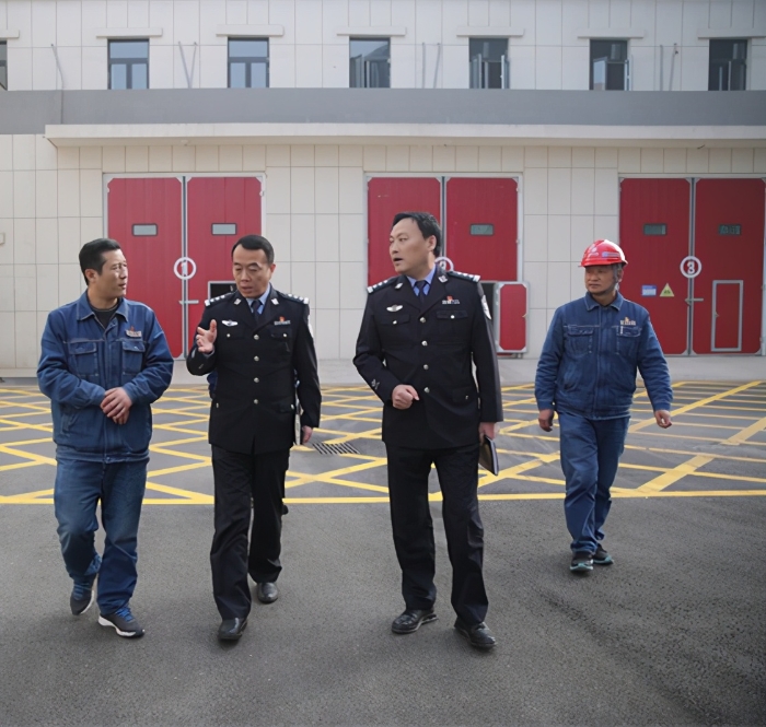 王涛深入辖区重点企业开展调研走访