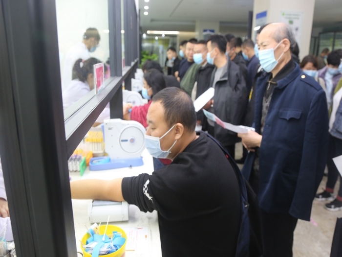 渭南市公安局经开分局组织民辅警开展健康体检