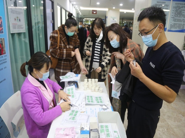 渭南市公安局经开分局组织民辅警开展健康体检