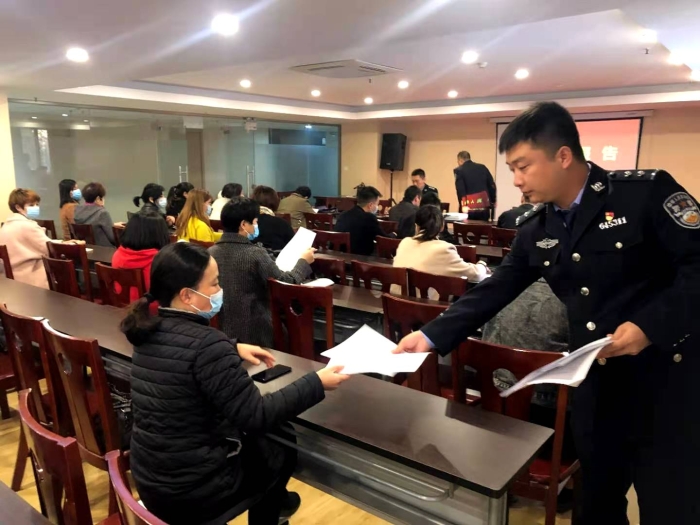 高新分局治安大队开展“向人民报告”活动