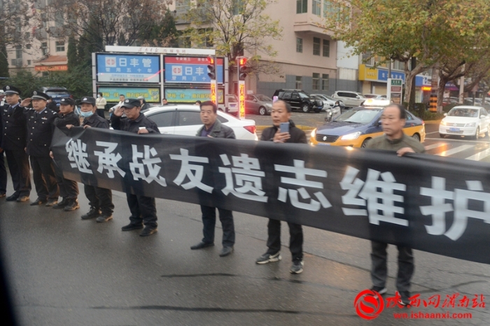 泪别英雄！渭南各界痛别因公牺牲民警张周亮(组图)