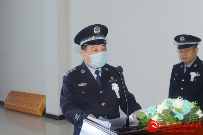 泪别英雄！渭南各界痛别因公牺牲民警张周亮(组图)