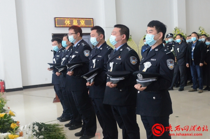 泪别英雄！渭南各界痛别因公牺牲民警张周亮(组图)