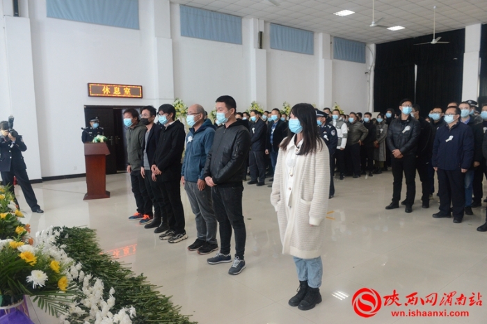 泪别英雄！渭南各界痛别因公牺牲民警张周亮(组图)