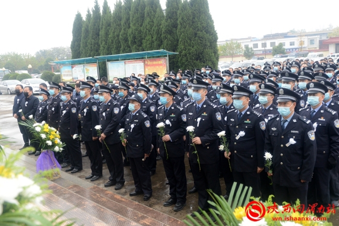 泪别英雄！渭南各界痛别因公牺牲民警张周亮(组图)