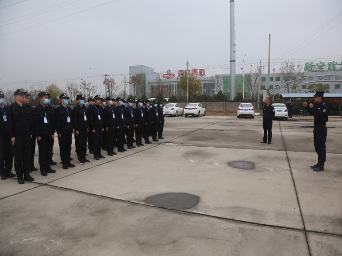 战严寒砺斗志 练精兵铸警魂--渭南市公安局经开分局警务辅助人员队列训练如火如荼开展