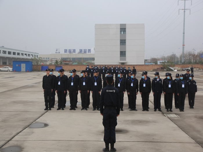 战严寒砺斗志 练精兵铸警魂--渭南市公安局经开分局警务辅助人员队列训练如火如荼开展