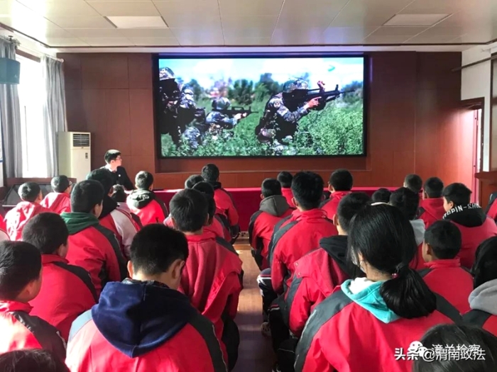 12月4日，潼关检察进校园为学生带来一场生动的法治课。