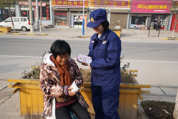 冬防进行时 | 临渭消防赶集送平安,防火知识暖人心(图)