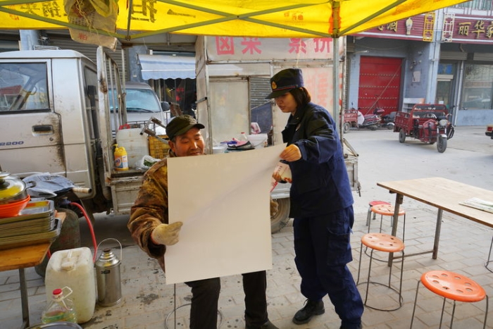 冬防进行时 | 临渭消防赶集送平安，防火知识暖人心（图）