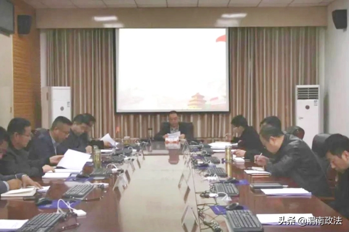 12月11日，合阳县人民检察院召开党组扩大会议，听取了各部室负责人关于今年1月至11月份及12月上旬核心检察业务、重点工作完成情况的汇报。