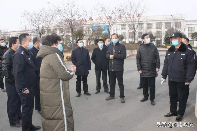 调研组先后来到潼关县四知学校,潼关中金矿业640坑口,中陕核钼业公司