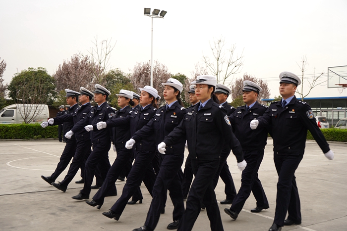 3月17日，华州分局交通管理大队开展2021年春训业务技能大练兵汇报活动。