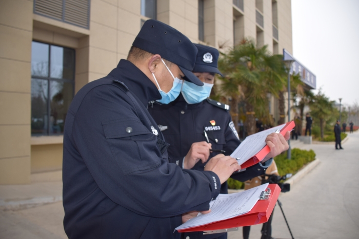 又帅又飒！今天蒲城警营战斗力爆棚—蒲城县公安局成功举办教育整顿暨春训练兵会操活动