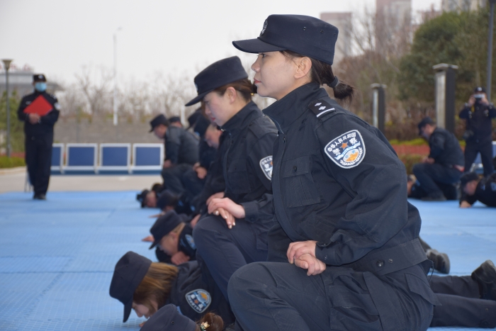 又帅又飒!今天蒲城警营战斗力爆棚—蒲城县公安局成功举办教育整顿暨春训练兵会操活动