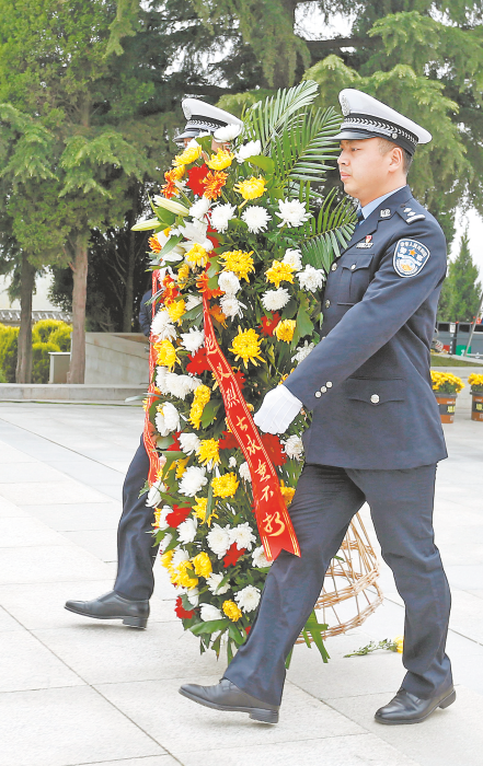 渭南公安交警：弘扬英模精神 践行忠诚使命（组图）