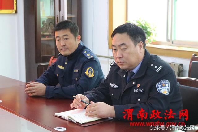 渭南高新交警大队、运管处联合约谈市公交公司（图）