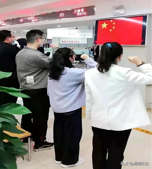 【我为群众办实事】申领网约不拥挤 简洁流程便利民(组图)