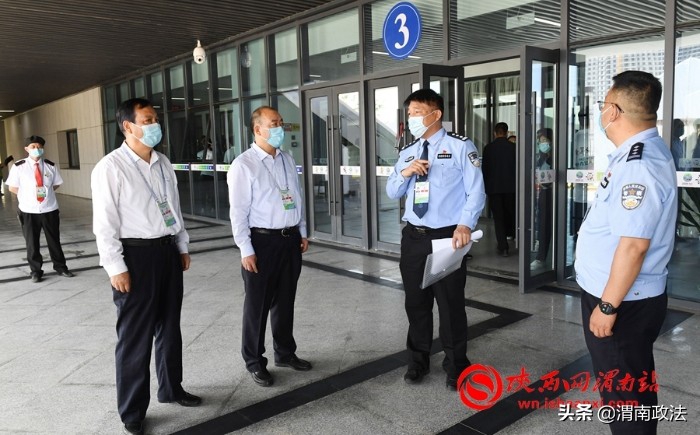 韩城市副市长、公安局长宁双喜在十四运会测试赛前，深入场馆了解情况，指导完善赛时安保工作机制，确保测试赛的圆满顺利进行。记者 杨青山摄