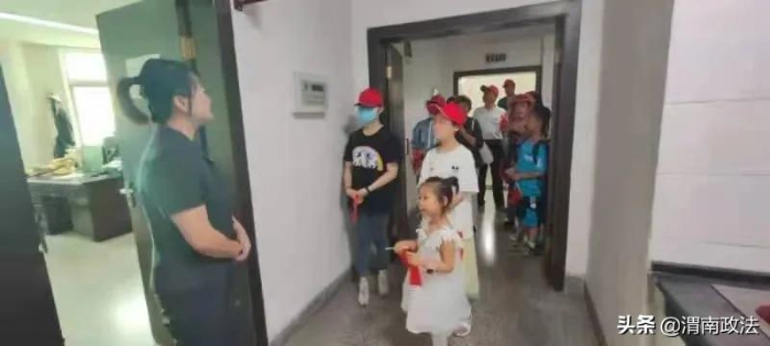 渭南中院:“法院开放日”开展“德润三秦”家风建设活动(图)