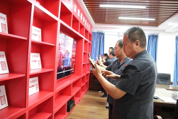 8月18日，蒲城法院有声智慧党建空间以集体扫码的形式正式启用。