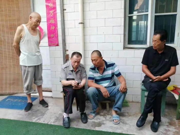 【我为群众办实事】白杨派出所网格化推进反诈APP安装(图)