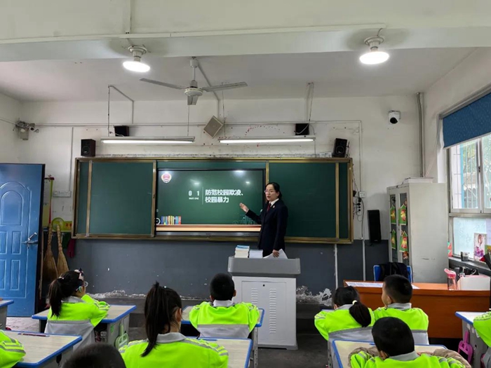 澄城县检察院进校园开展青少年法治宣传教育活动。