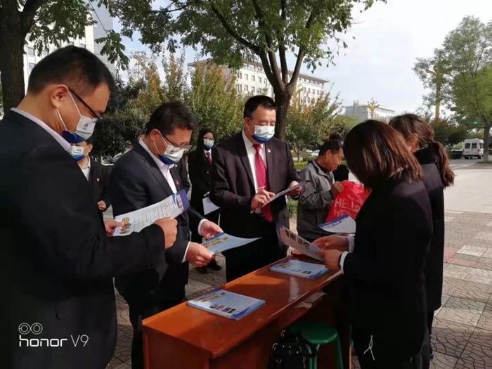 华州区检察院开展平安建设集中宣传活动。