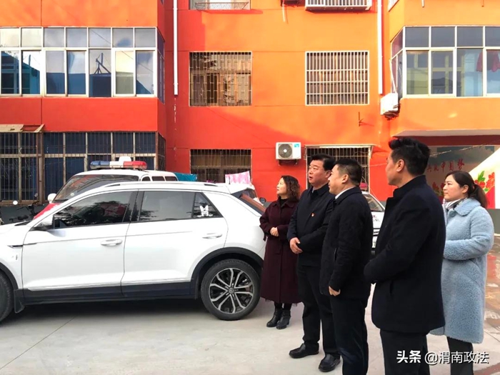 12月9日下午，潼关县委常委、政法委书记王耀龙调研司法行政工作。