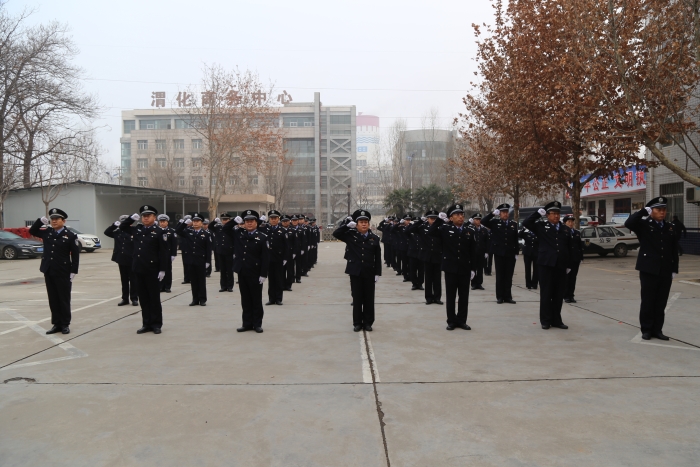 渭南高新公安举行2022年中国人民警察节升警旗宣誓仪式(组图)