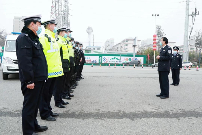 杨建琦春节前夕赴基层看望慰问一线民警辅警。