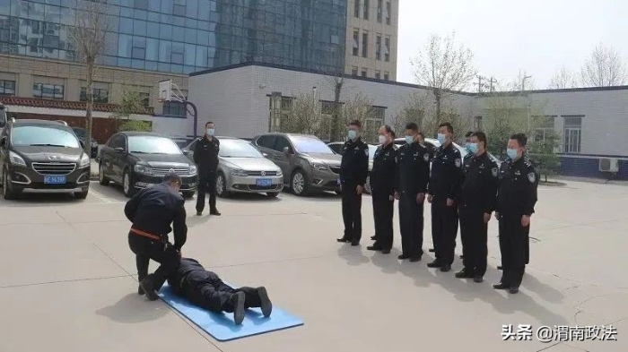 厉兵秣马练精兵 渭南公安全警武器警械专项训练进行中！（图）