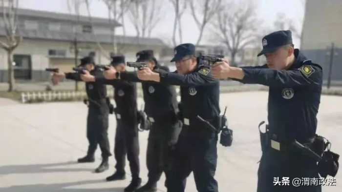 厉兵秣马练精兵 渭南公安全警武器警械专项训练进行中!(图)