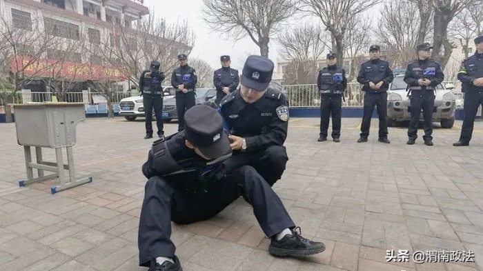 厉兵秣马练精兵 渭南公安全警武器警械专项训练进行中！（图）