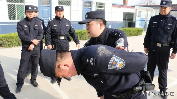 厉兵秣马练精兵 渭南公安全警武器警械专项训练进行中!(图)