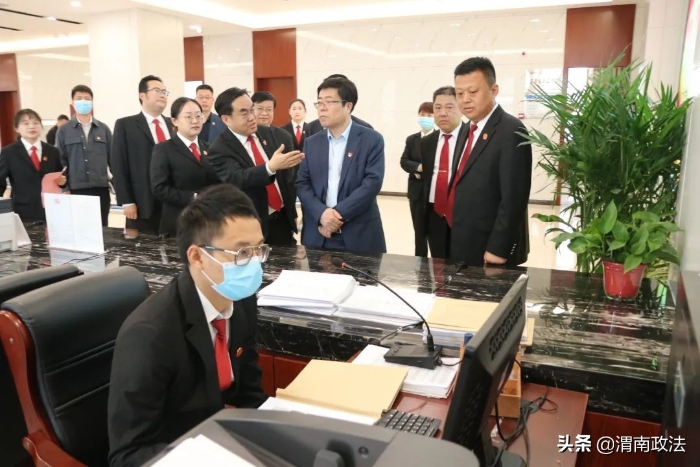 渭南中院党组书记、院长贺世辉深入临渭区法院调研指导工作(图)